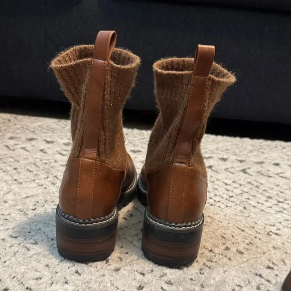 Stylish Brown Leather Ankle Boots with Knit Cuff - Picture 3 of 5